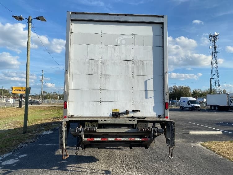 2019 Freightliner M2 106 — photo 7