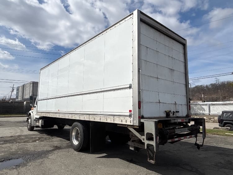 2019 Freightliner M2 106 — photo 6