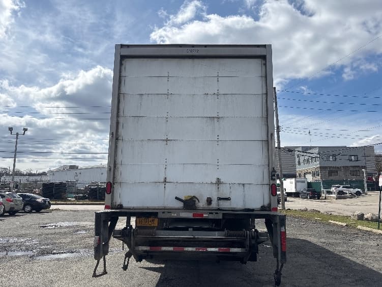 2019 Freightliner M2 106 — photo 7