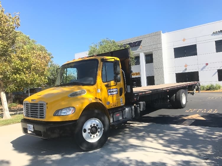 2019 Freightliner M2 106 — photo 3