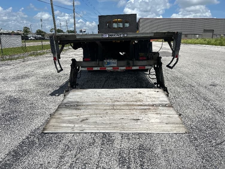 2019 Freightliner M2 106 — photo 9