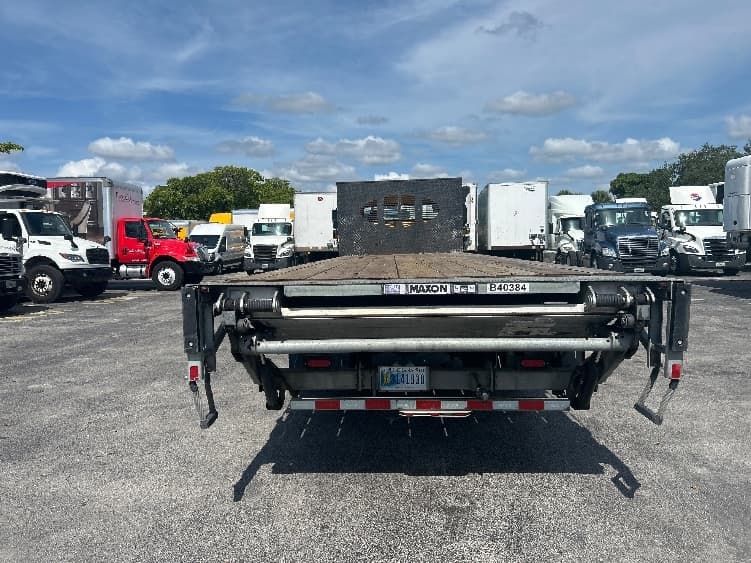 2019 Freightliner M2 106 — photo 7