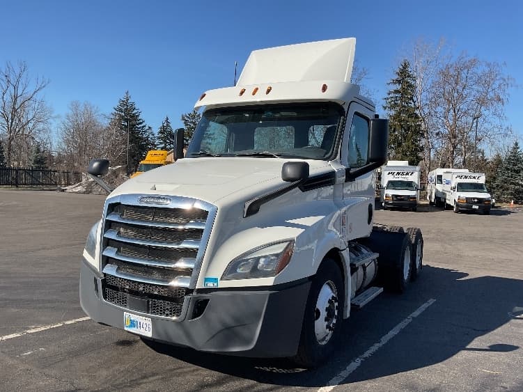 2018 Freightliner Cascadia — photo 3