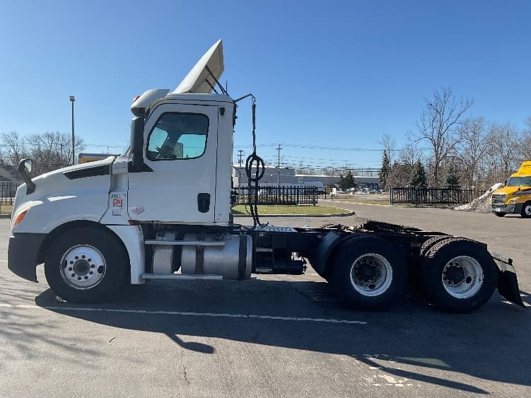2018 Freightliner Cascadia — photo 4