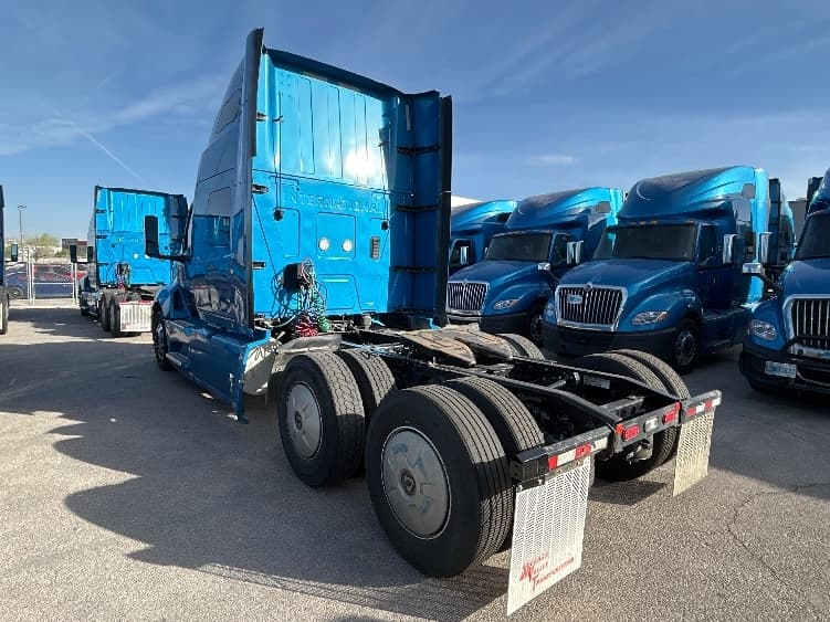 2021 International LT — photo 5