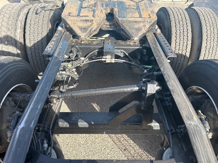 2021 International LT — photo 6