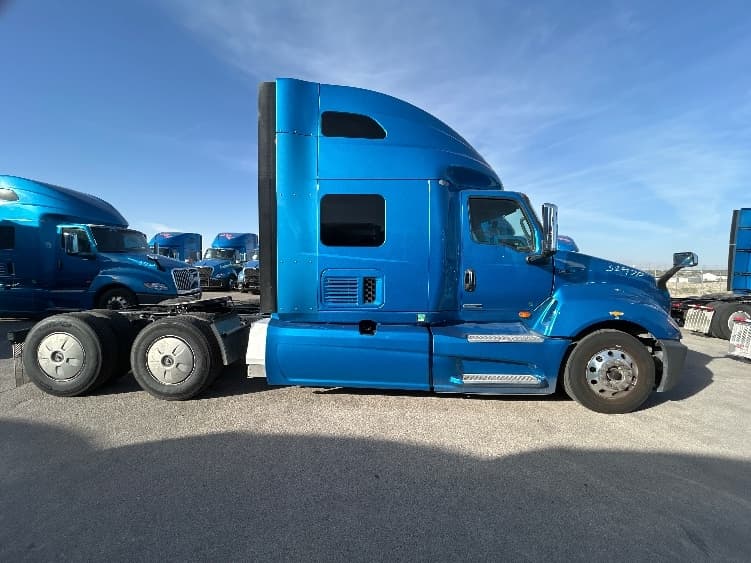 2021 International LT — photo 8