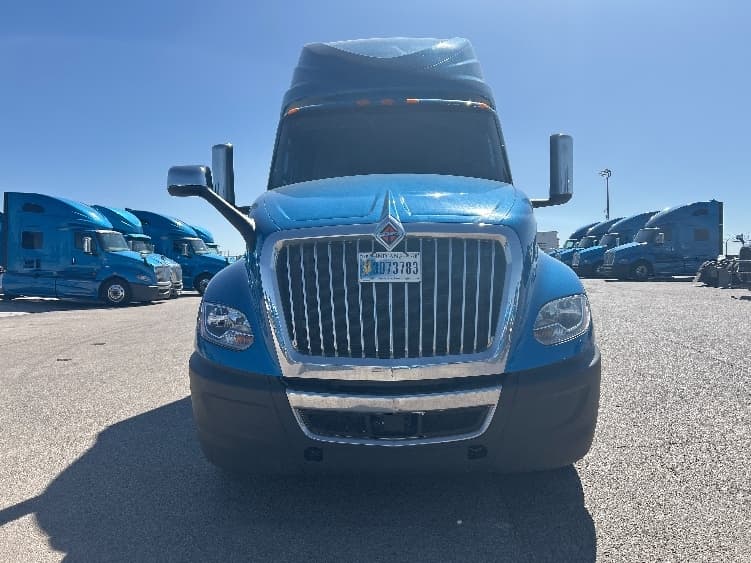 2021 International LT — photo 2