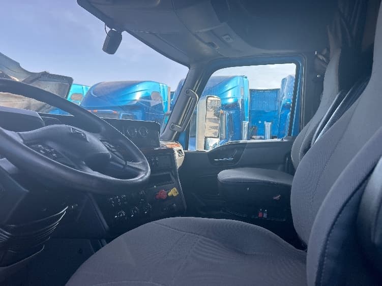 2021 International LT — photo 10
