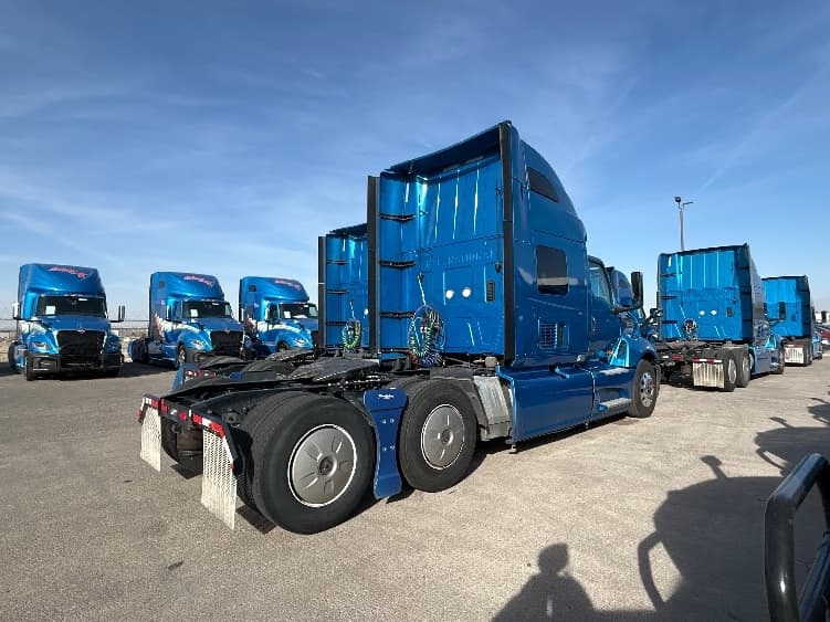 2021 International LT — photo 7