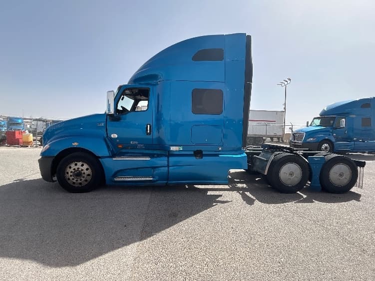 2021 International LT — photo 4