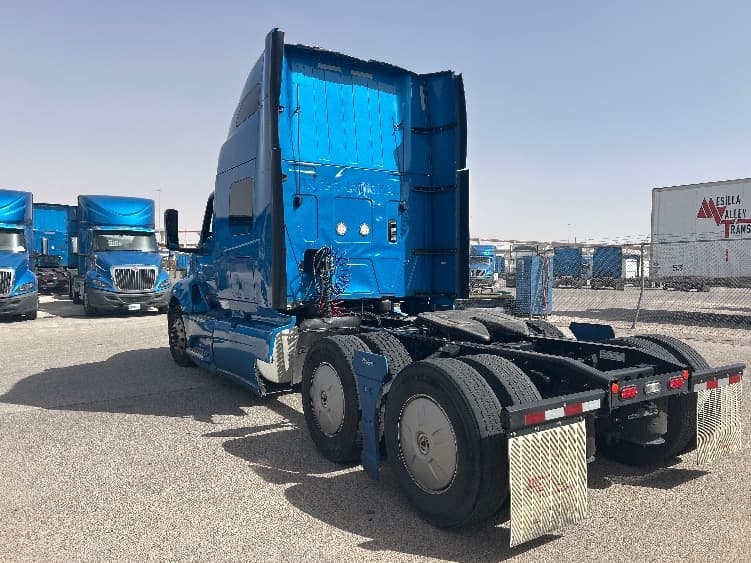 2021 International LT — photo 5