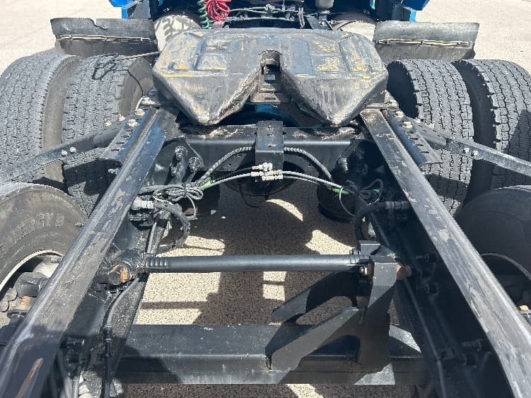 2021 International LT — photo 6