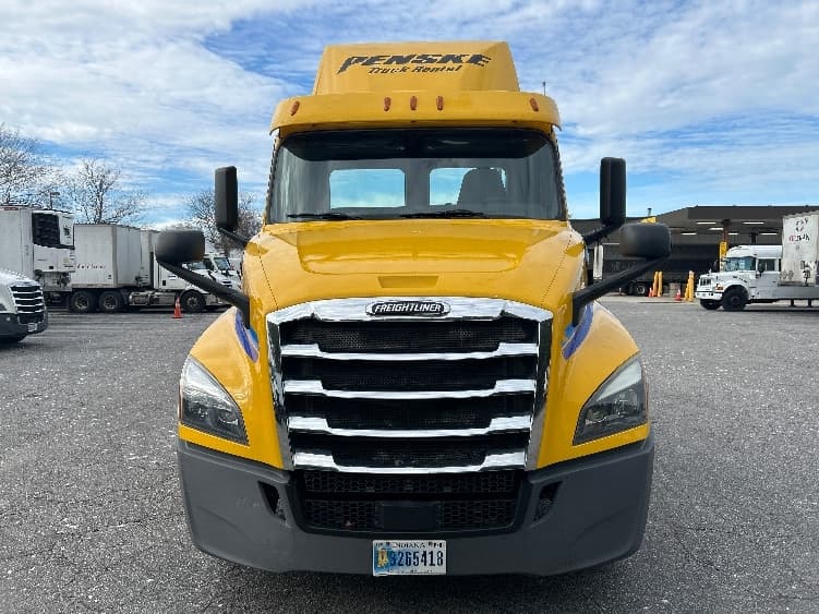 2019 Freightliner Cascadia — photo 2