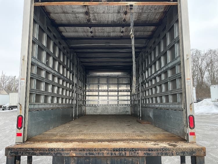 2021 Freightliner M2 106 — photo 8
