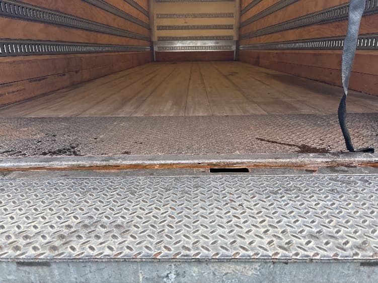 2021 Freightliner M2 106 — photo 10