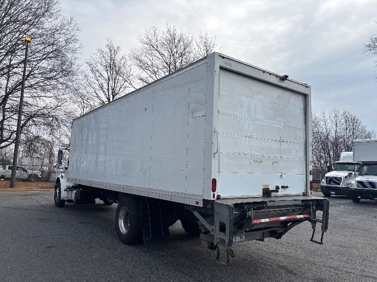 2021 Freightliner M2 106 — photo 6