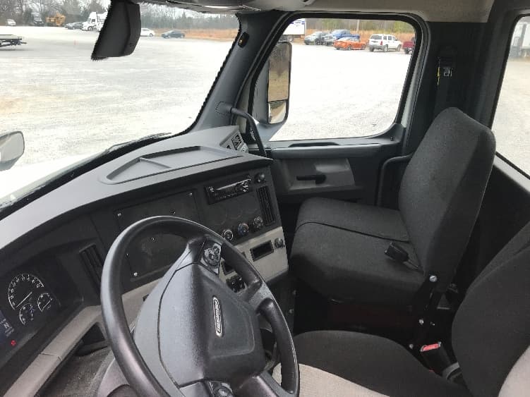 2019 Freightliner Cascadia in Morristown, TN — photo 10