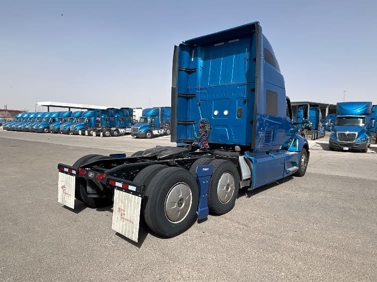 2021 International LT — photo 7