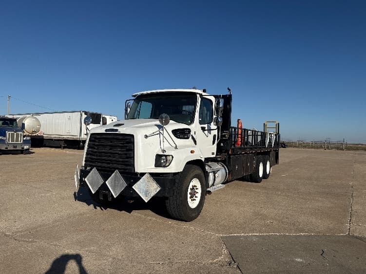 2020 Freightliner 114SD — photo 3