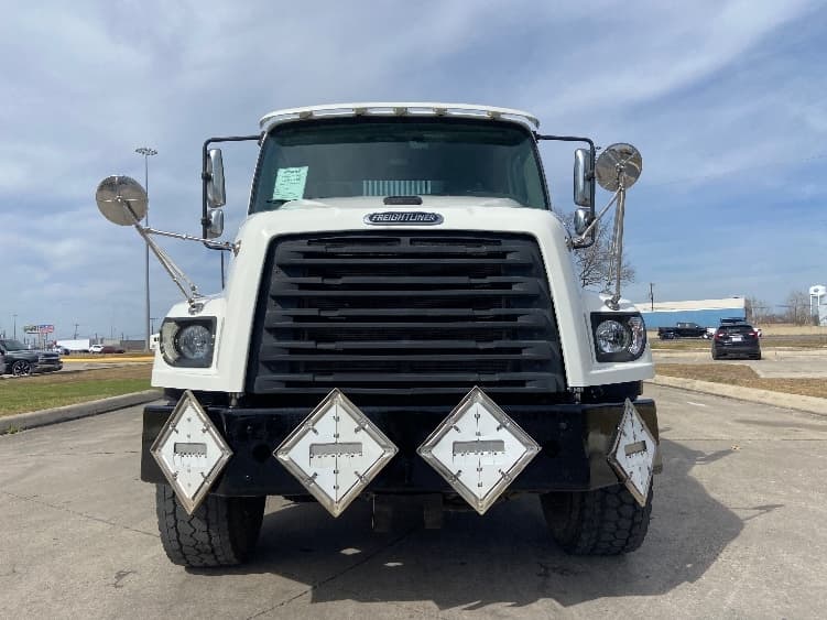 2020 Freightliner 114SD — photo 2