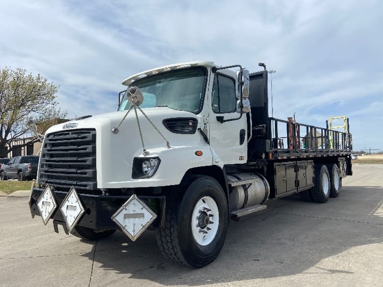 2020 Freightliner 114SD — photo 3