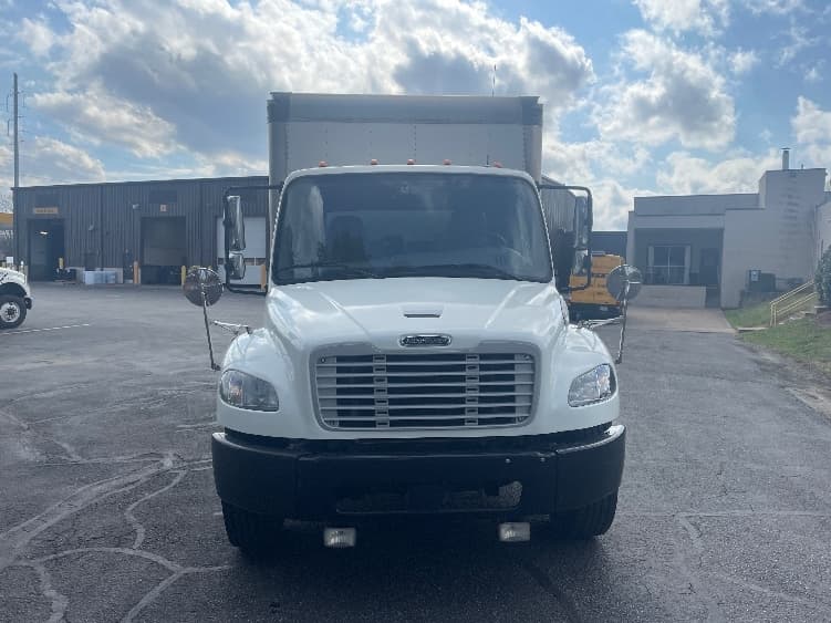 2021 Freightliner M2 106 — photo 2