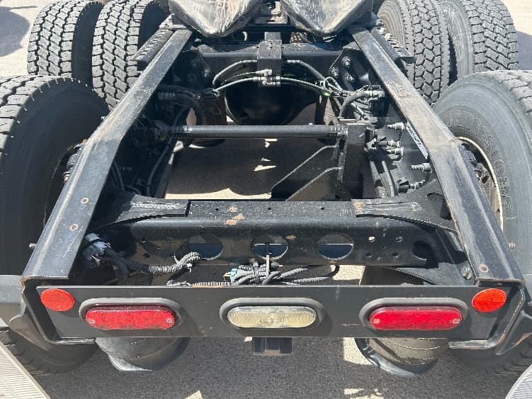 2021 International LT — photo 6