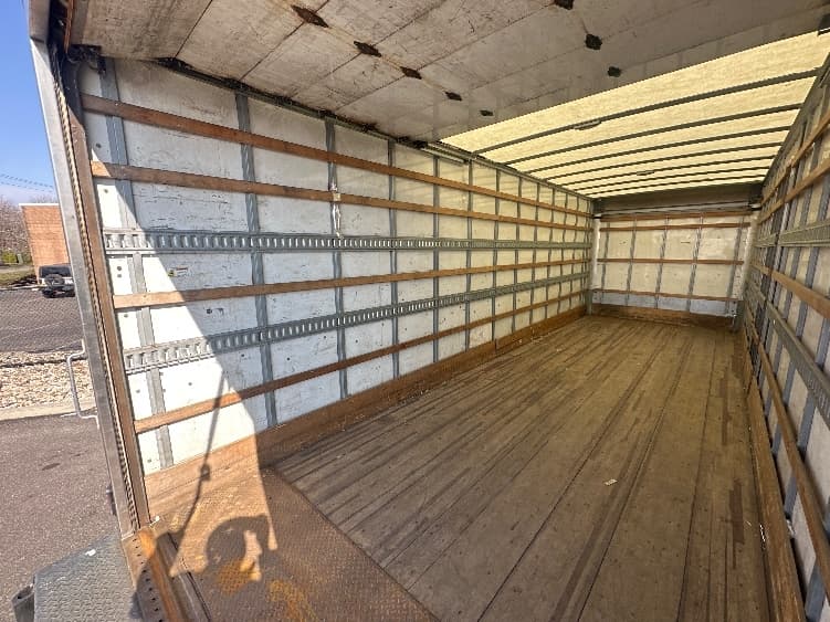 2019 Hino 268 in West Babylon, NY — photo 10