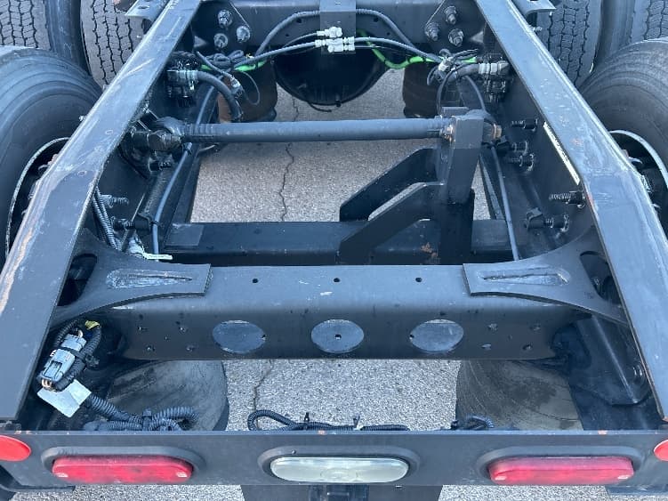 2021 International LT — photo 6