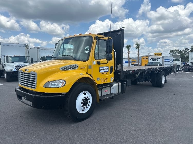2019 Freightliner M2 106 — photo 3