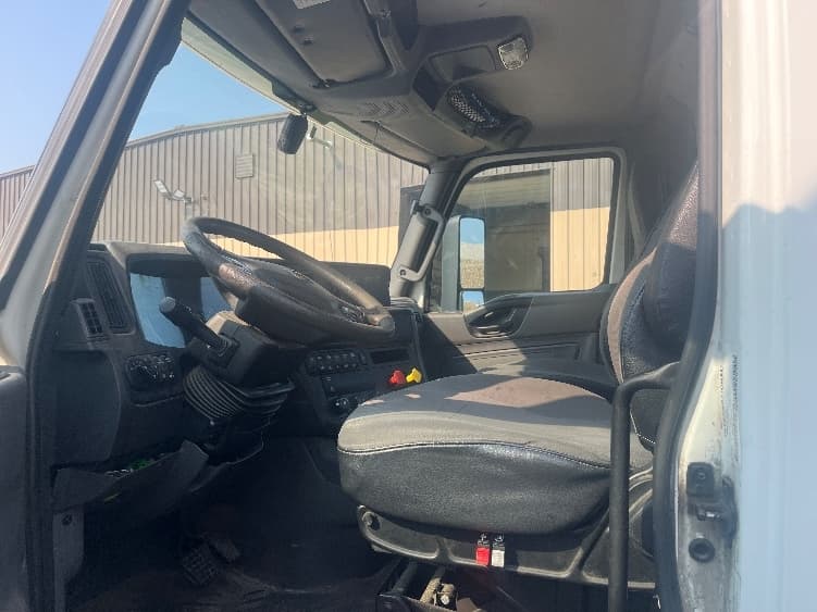 2019 International LT — photo 9
