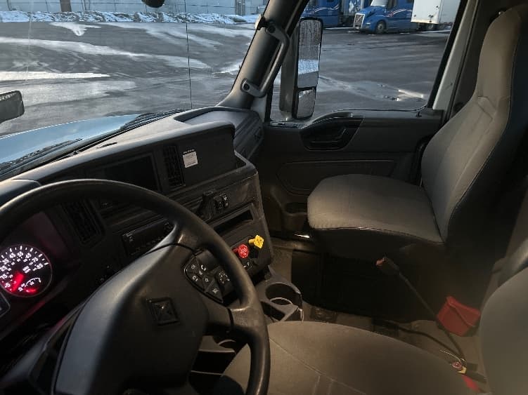 2019 International LT — photo 10