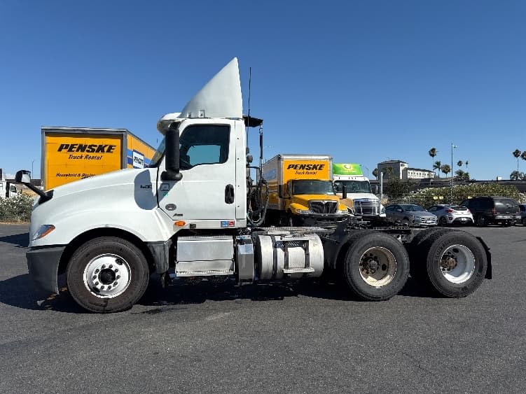 2019 International LT — photo 4