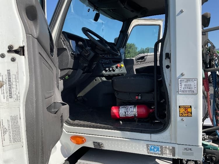 2019 International LT — photo 9