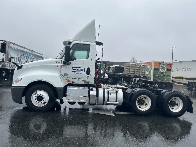 2019 International LT — photo 4