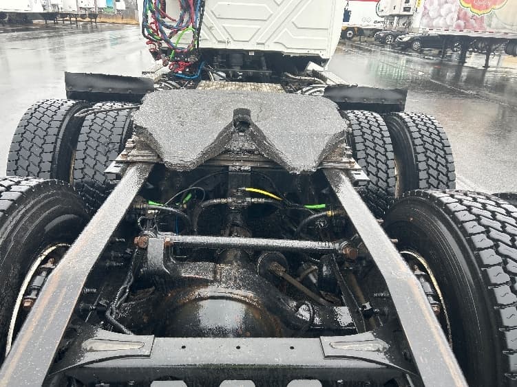 2019 International LT — photo 6