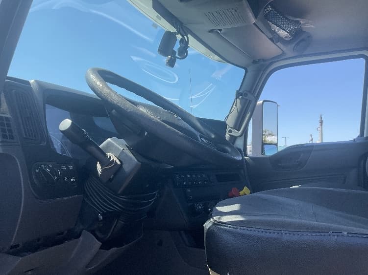 2019 International LT — photo 10