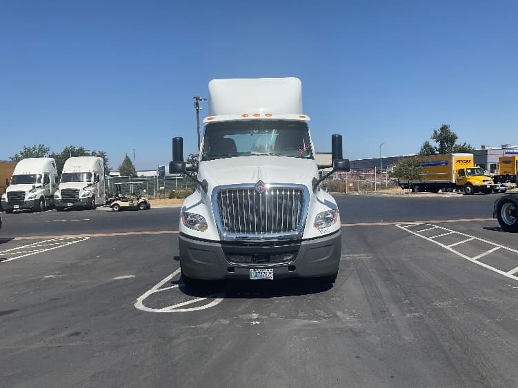 2019 International LT — photo 2