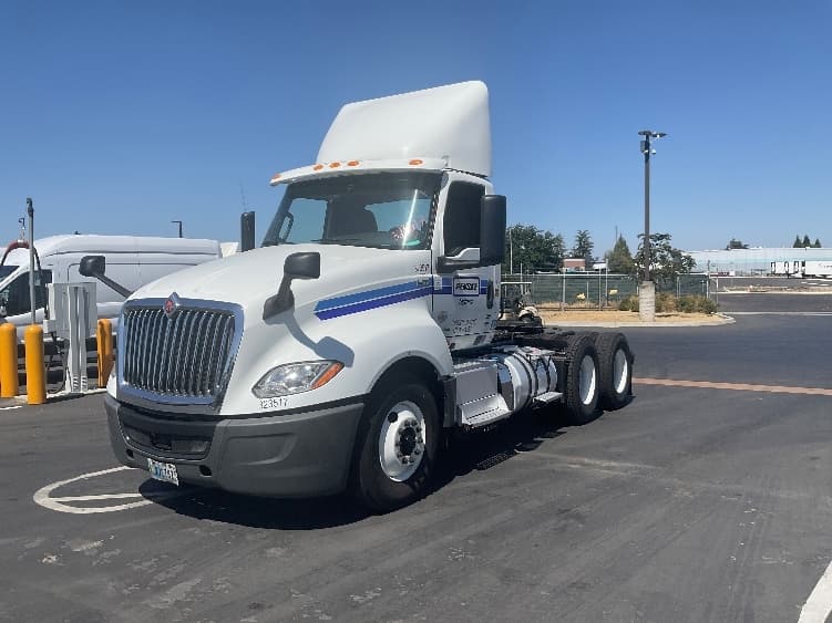 2019 International LT — photo 3