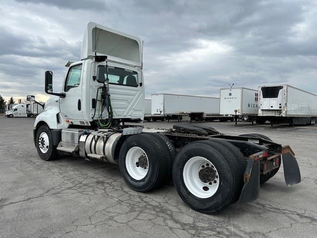 2019 International LT — photo 5