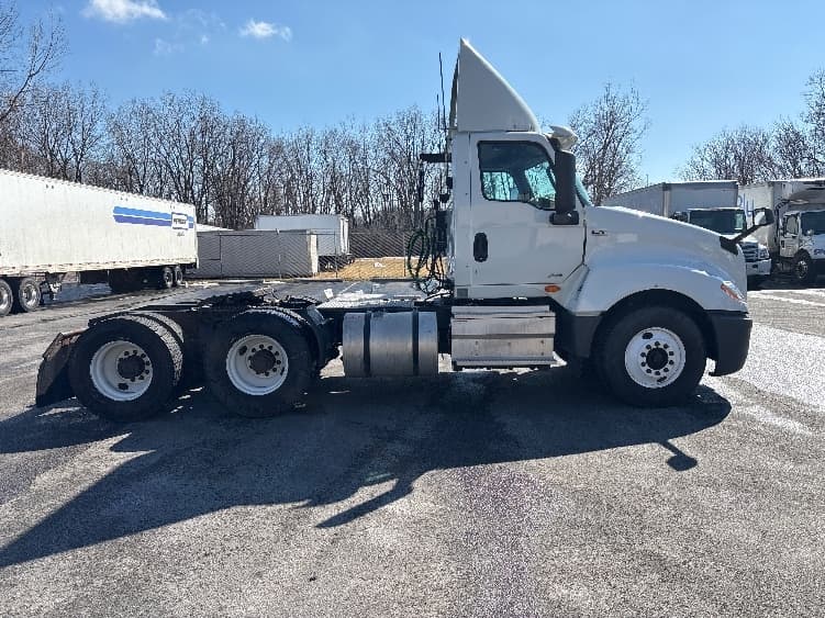 2019 International LT — photo 8
