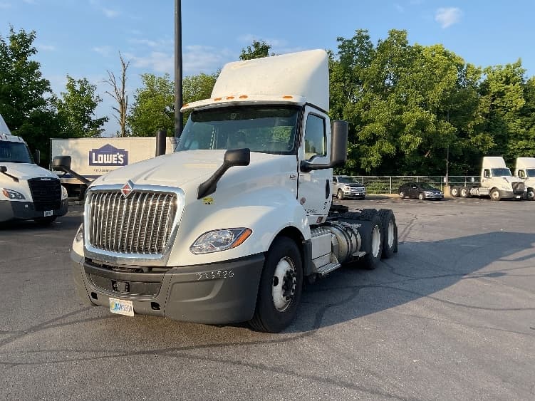 2019 International LT — photo 3