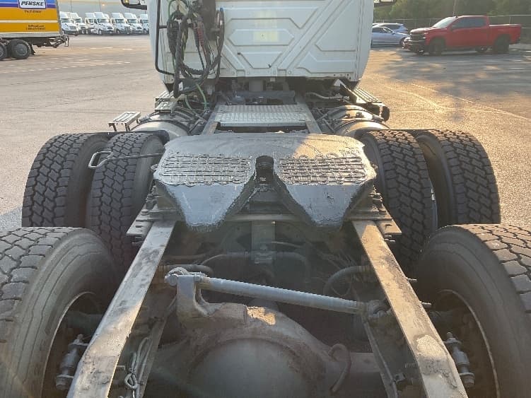 2019 International LT — photo 6