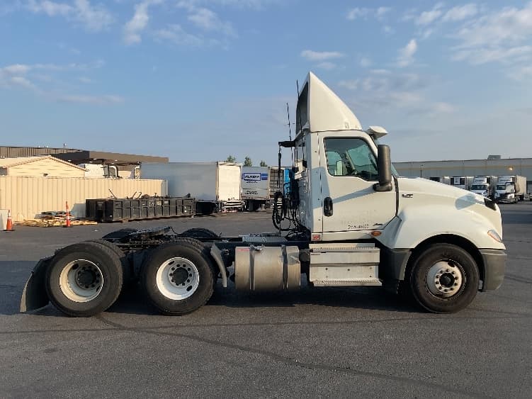 2019 International LT — photo 8