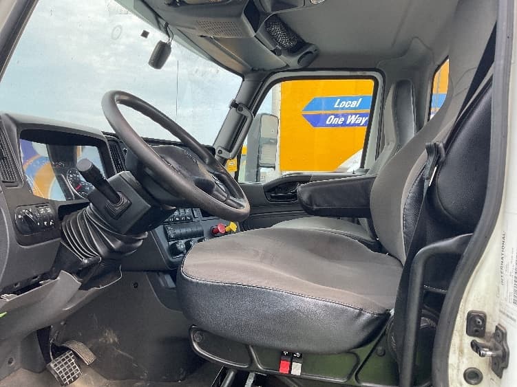 2019 International LT — photo 9