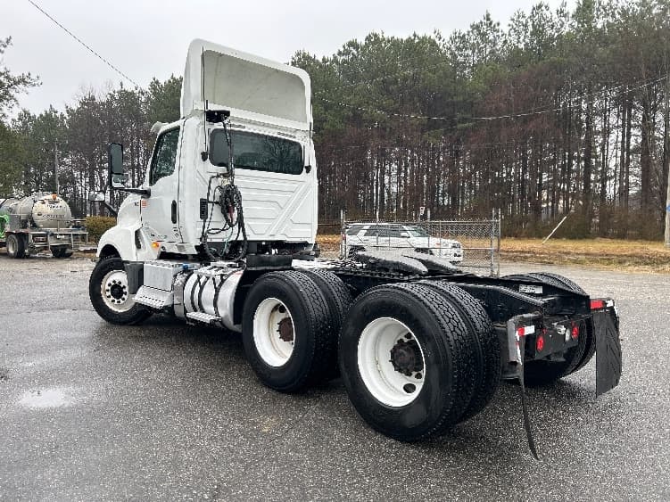 2019 International LT — photo 5