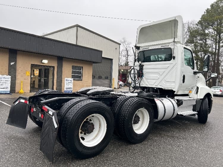 2019 International LT — photo 7
