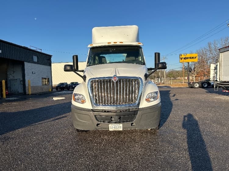 2019 International LT — photo 2