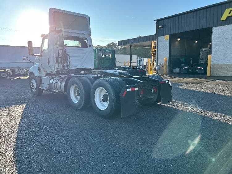 2019 International LT — photo 5